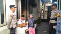 Hari Bhayangkara ke-79, Polsek Kediri Bantu Warga Lansia di Kediri Selatan