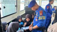 Kapal Patroli Polairud Jadi Klinik & Perpustakaan Terapung di Lembar