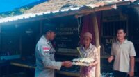WhatsApp Image 2025-09-25 at 09.57.49 Hadir untuk Warga, Polsek Sekotong Bagikan Bantuan Nutrisi di Dusun Bertong Barat