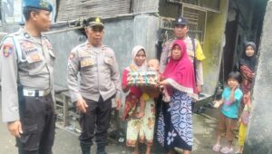 Model Kemanusiaan: Polsek Kediri Donasikan Telur 132 Minggu